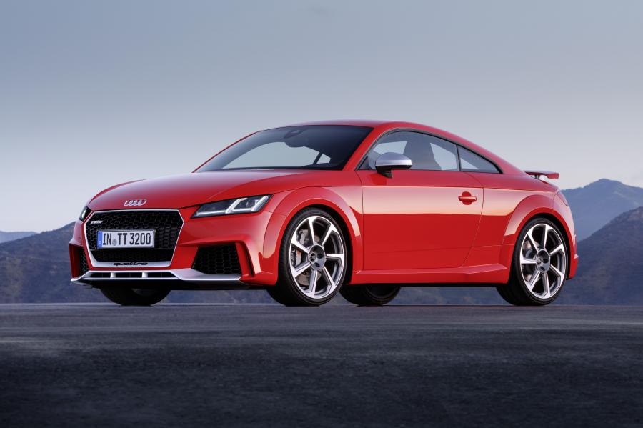  Audi TT RS Coupe (8S) 2016 года  (WW) (фото 2 из 57)